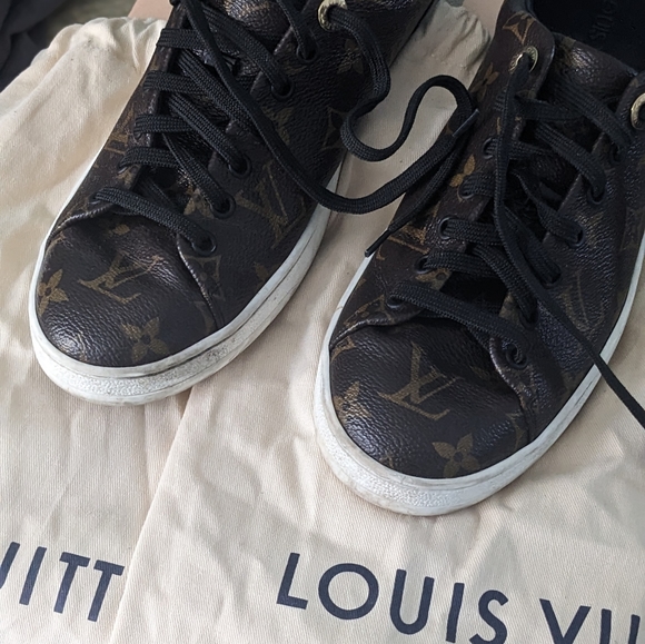 Louis Vuitton Frontrow Sneaker - Picture 5 of 11